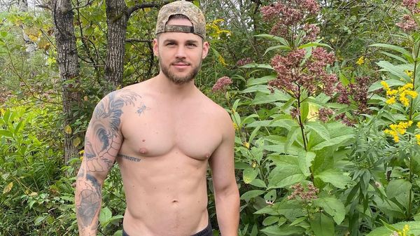 InstaHunk: 10 Reasons Why We'd Pitch a Tent for Matthew Camp