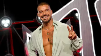 Ricky Martin Shares Sizzling V-Line Selfie