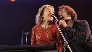 The Neil Diamond-Inspired 'Song Sung Blue' Hits All the Wrong Notes